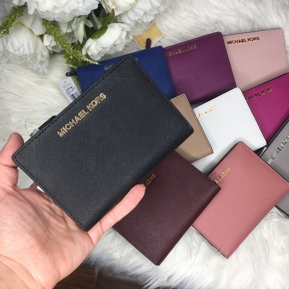 Michael Kors card case carryall wallet - Picture 3 of 9